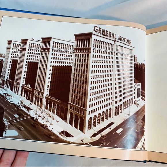 GM THE FIRST 75 YEARS OF TRANSPORTATION PRODUCTS - Picture 2 of 6